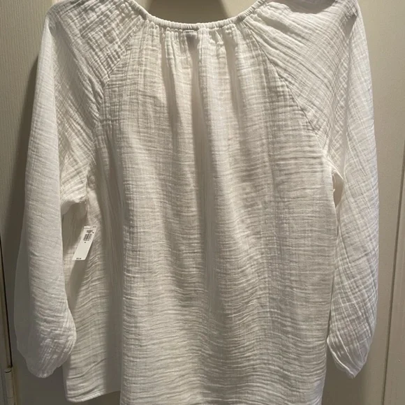 Top - Picture 2 of 3